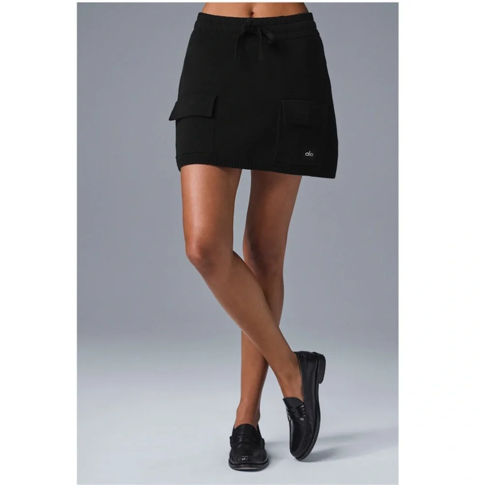 ALO Yoga Scholar Knit Cargo Skirt.